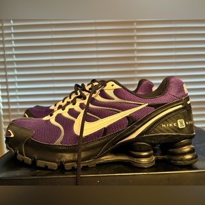 Purple, & black Nike shox. No box. Wore only 2 times for pictures. No box